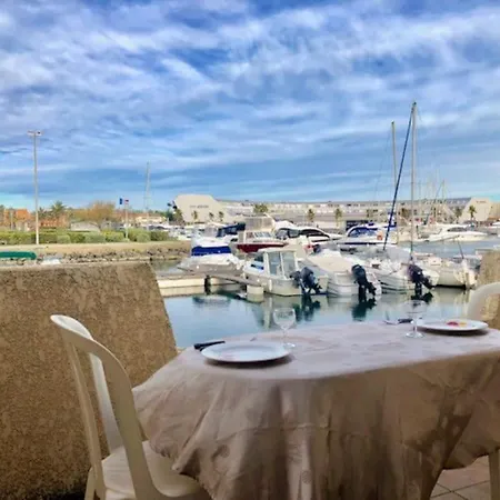 41, Port Venus Au Village Naturiste * Agde