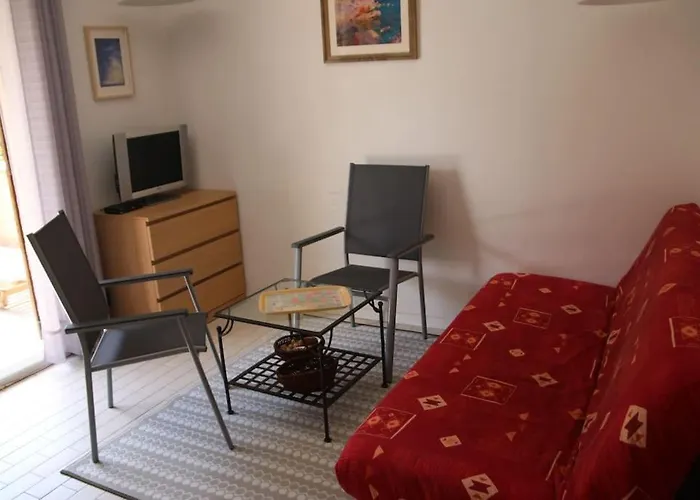 41, Port Venus Au Village Naturiste * Agde