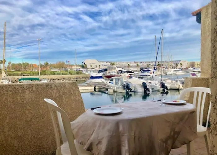 41, Port Venus Au Village Naturiste * Agde