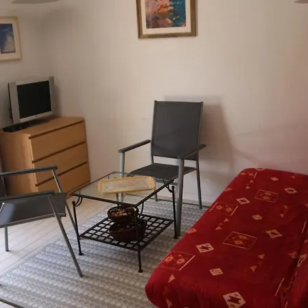 41, Port Venus Au Village Naturiste * Agde